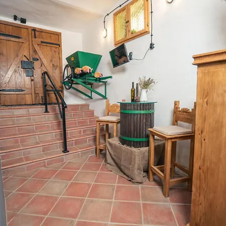 Weinfass-chalet Fuer 4 In By Interhome *